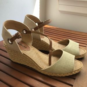 NWOT Lucky Brand Kyndra Espadrille Wedges sz 11